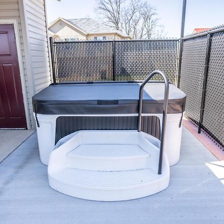Waynesville Tiny Home With Hot Tub Near Ft Leonard Wood! מראה חיצוני תמונה