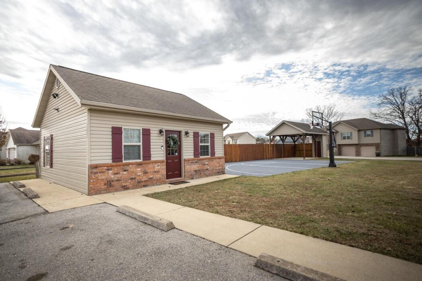 Waynesville Tiny Home With Hot Tub Near Ft Leonard Wood! מראה חיצוני תמונה