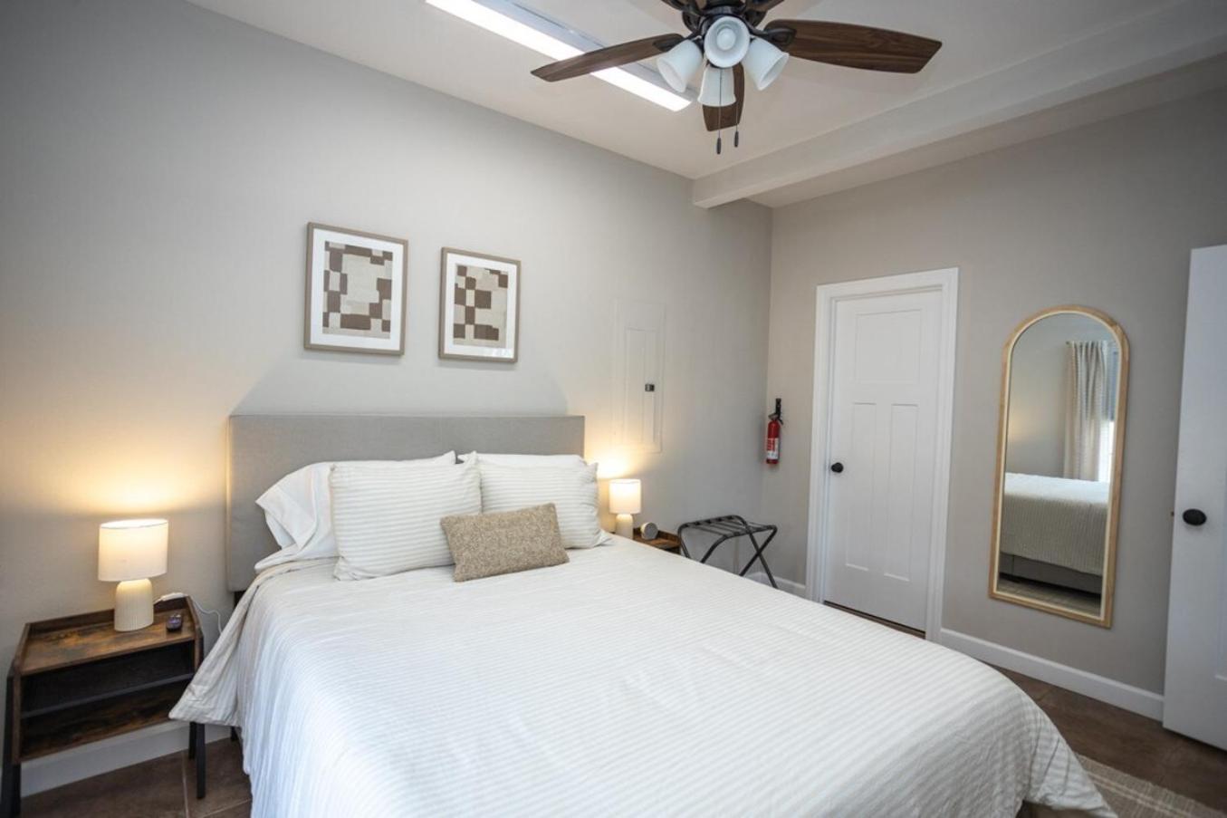 Waynesville Tiny Home With Hot Tub Near Ft Leonard Wood! מראה חיצוני תמונה