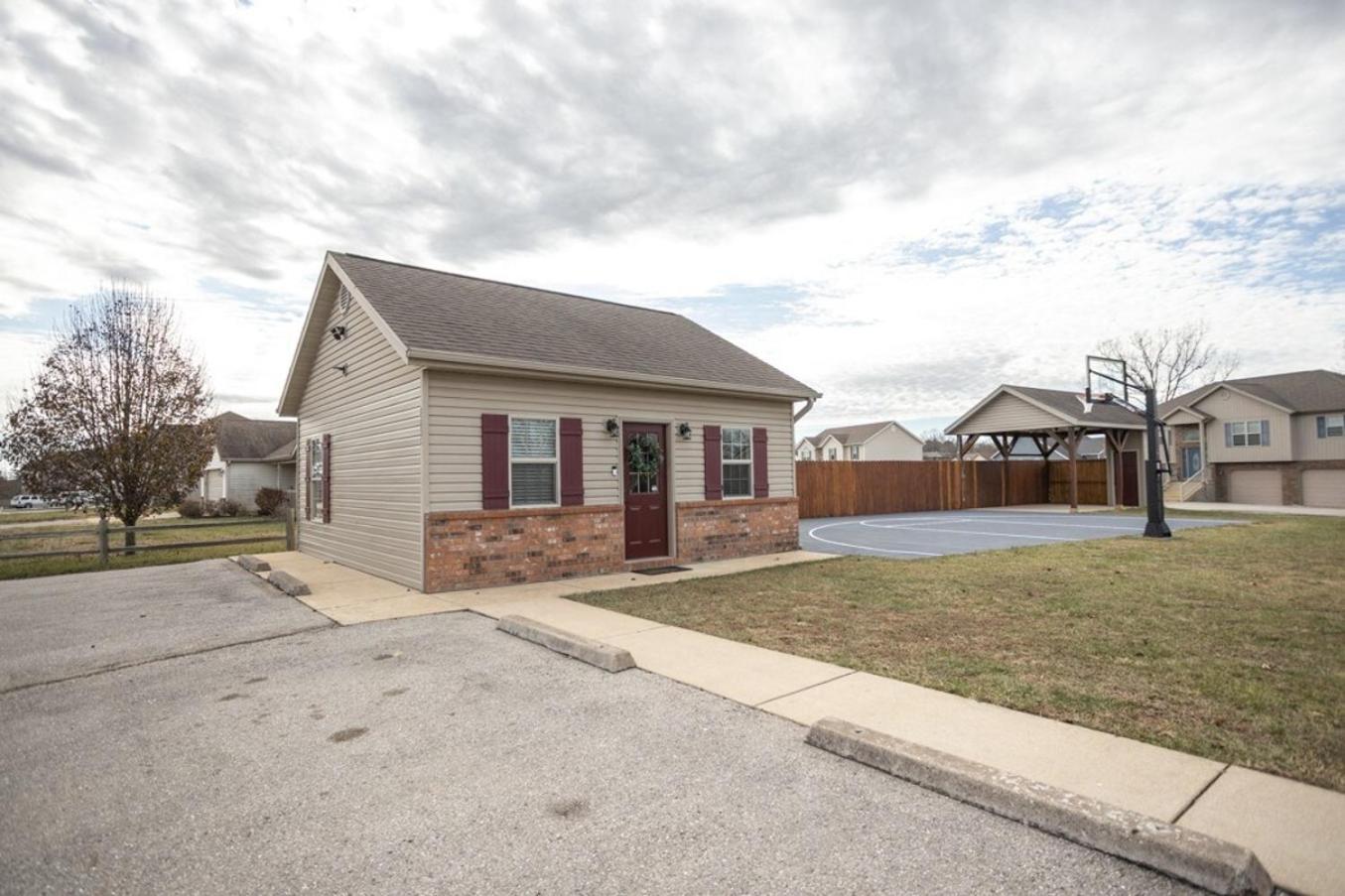 Waynesville Tiny Home With Hot Tub Near Ft Leonard Wood! מראה חיצוני תמונה