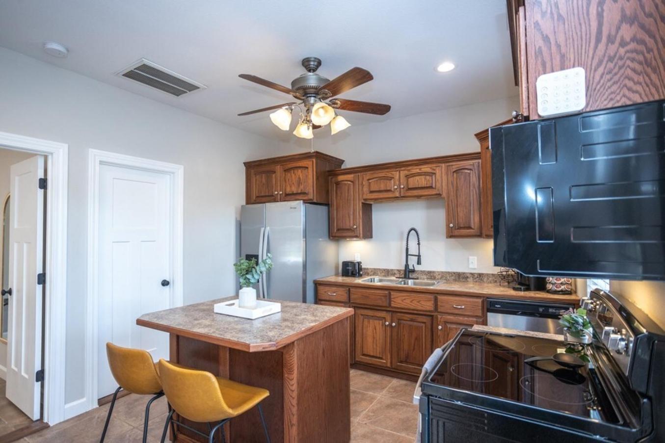 Waynesville Tiny Home With Hot Tub Near Ft Leonard Wood! מראה חיצוני תמונה