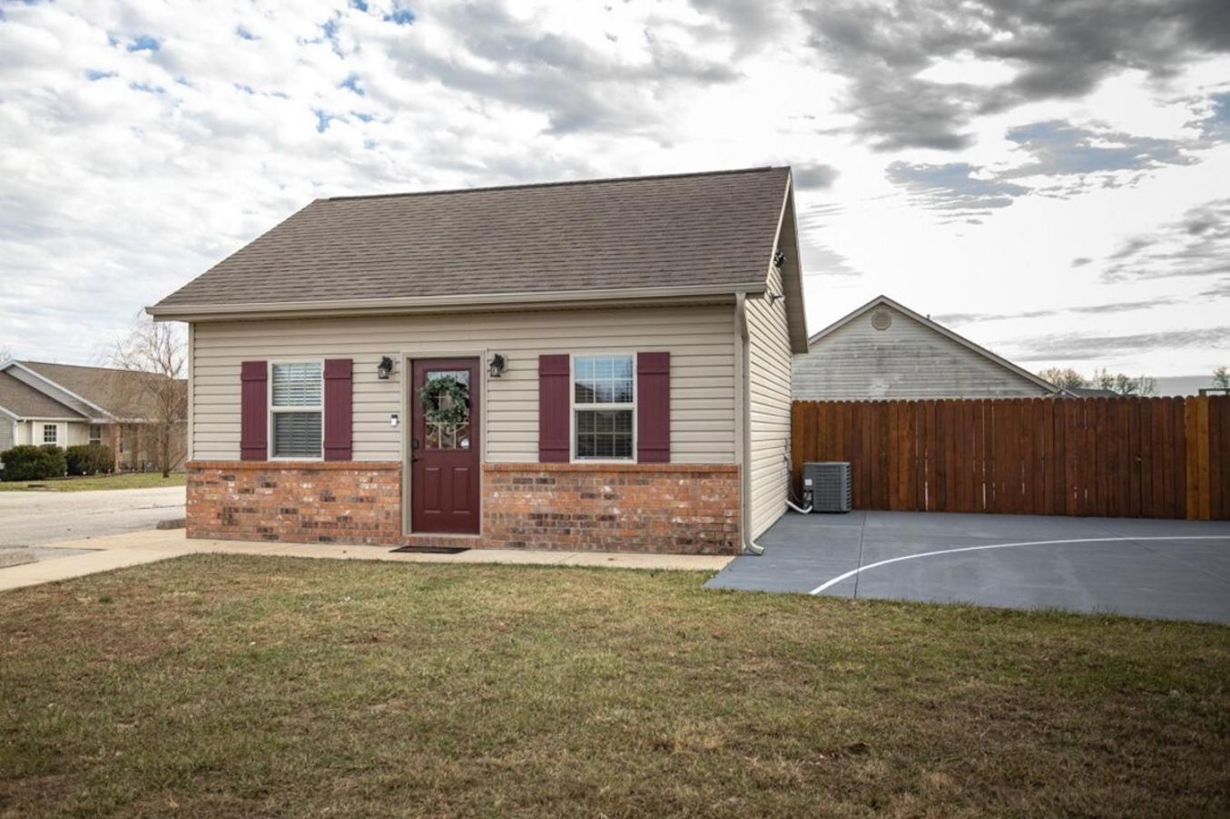 Waynesville Tiny Home With Hot Tub Near Ft Leonard Wood! מראה חיצוני תמונה