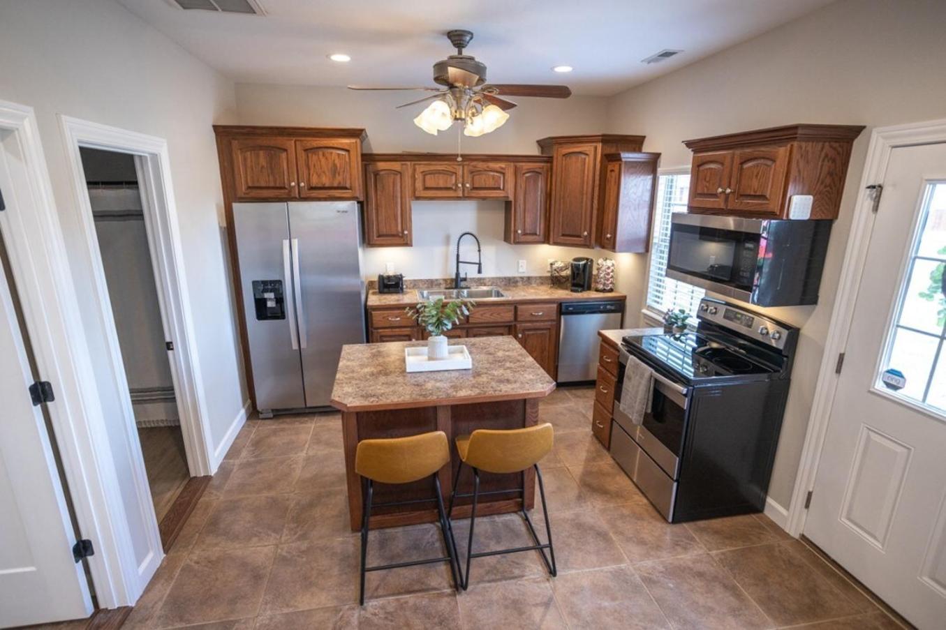 Waynesville Tiny Home With Hot Tub Near Ft Leonard Wood! מראה חיצוני תמונה